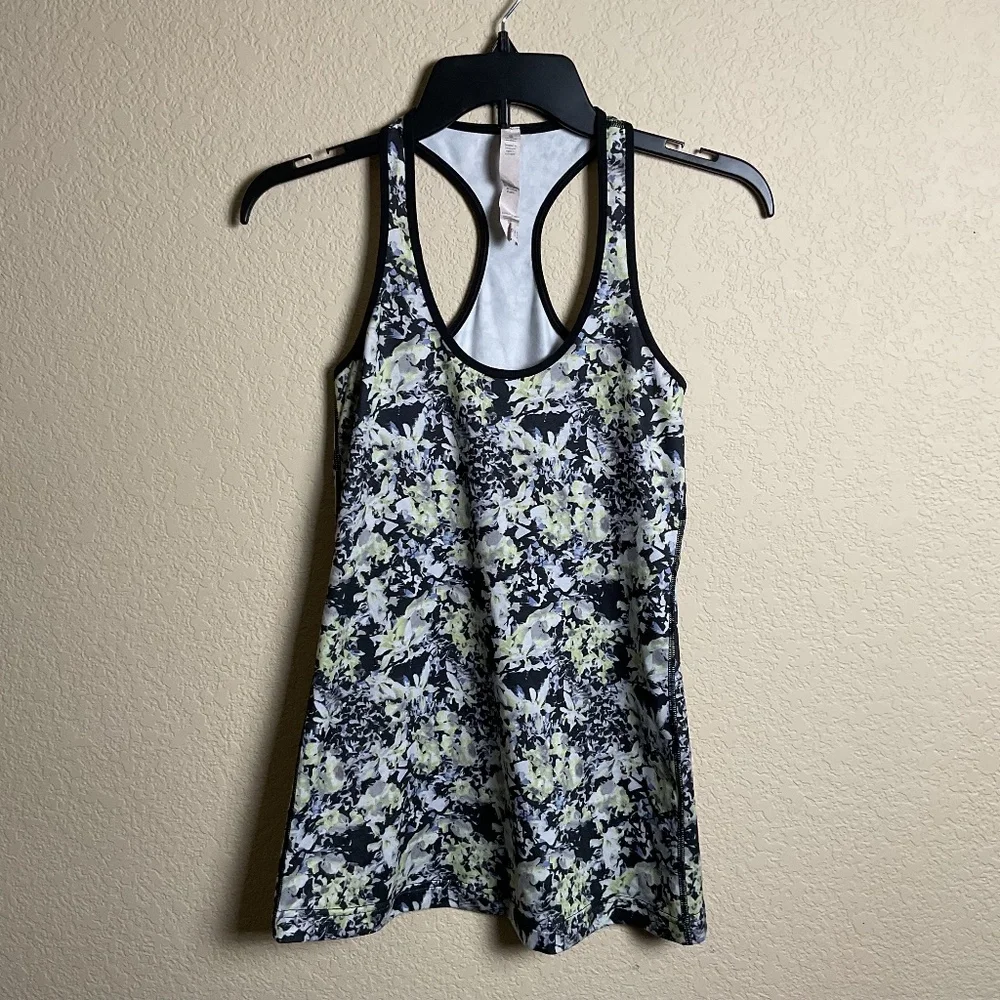 Lululemon Womens 6 Floral Athletic Racerback Tank Top Yoga Running‎ Workout